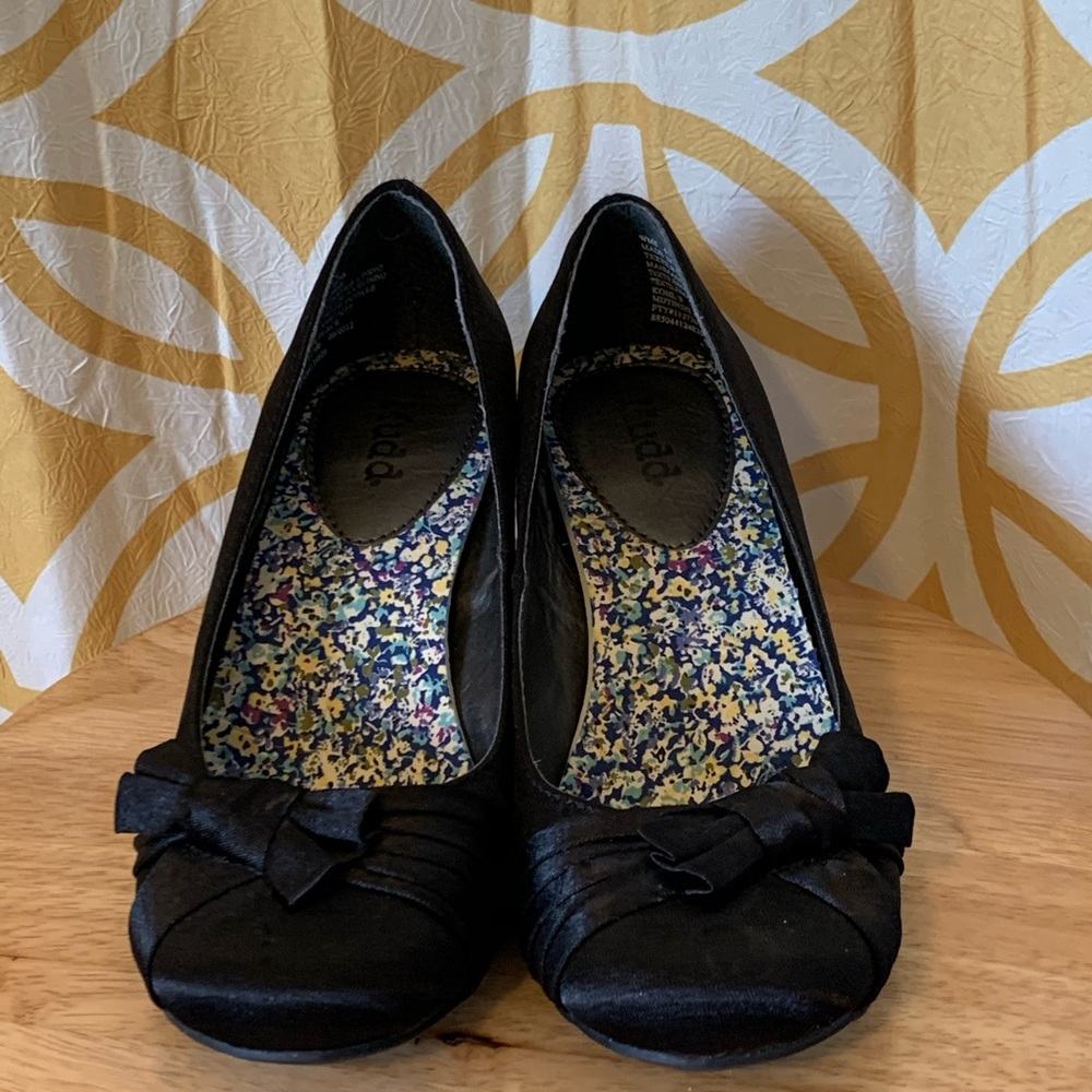 Mudd Bow Pumps size 6.5